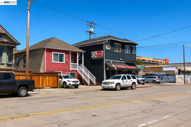 3338 San Leandro St, Oakland, CA 94601