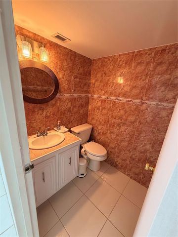 800 Parkview Dr 103, Hallandale Beach, FL 33009