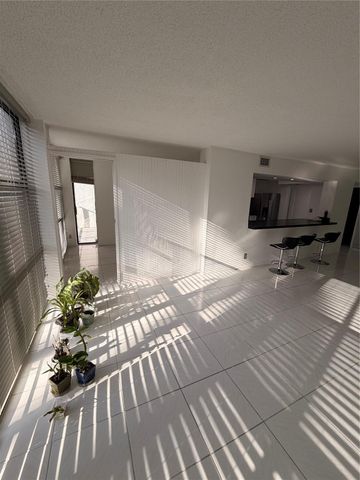 800 Parkview Dr 103, Hallandale Beach, FL 33009