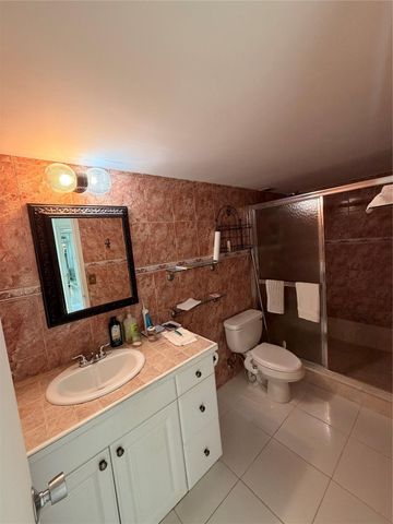 800 Parkview Dr 103, Hallandale Beach, FL 33009