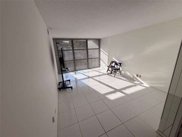 800 Parkview Dr 103, Hallandale Beach, FL 33009