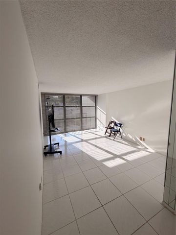 800 Parkview Dr 103, Hallandale Beach, FL 33009