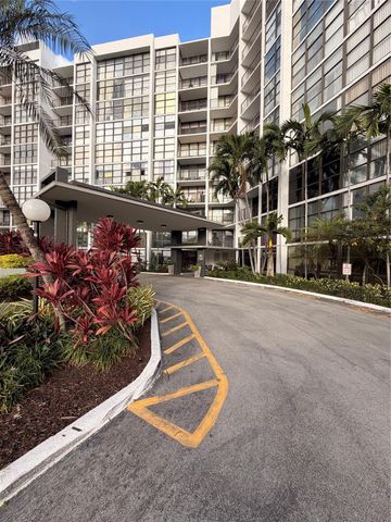 800 Parkview Dr 103, Hallandale Beach, FL 33009