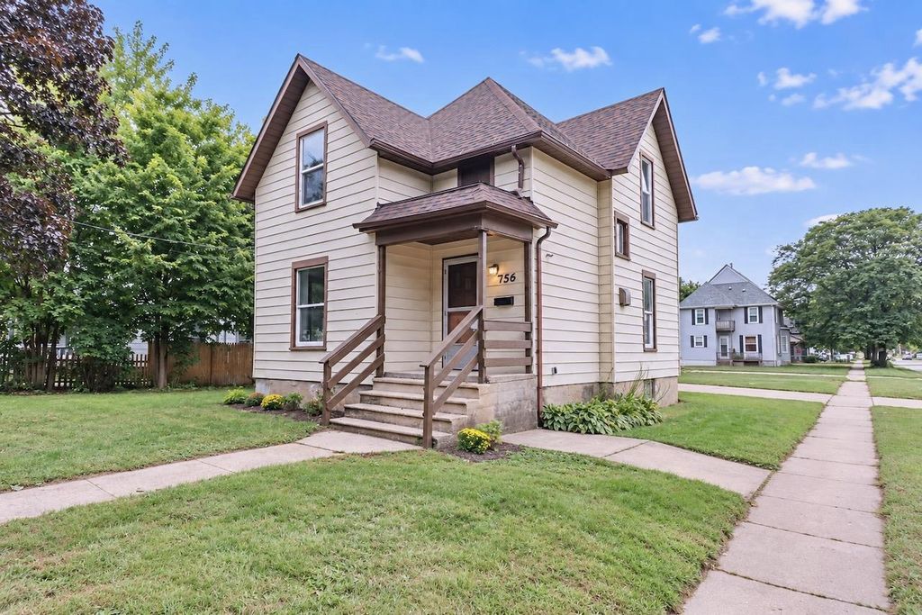 756 8th Street, Beloit, WI 53511
