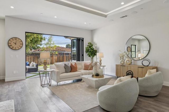 12584 Paseo Flores, Saratoga, CA 95070