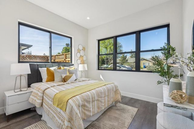 12584 Paseo Flores, Saratoga, CA 95070