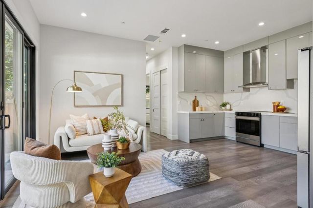 12584 Paseo Flores, Saratoga, CA 95070