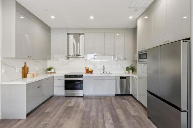 12584 Paseo Flores, Saratoga, CA 95070