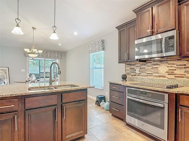 21 ARROWHEAD DRIVE, Palm Coast, FL 32137