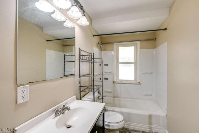 145 Richmond Road, Richmond Heights, OH 44143