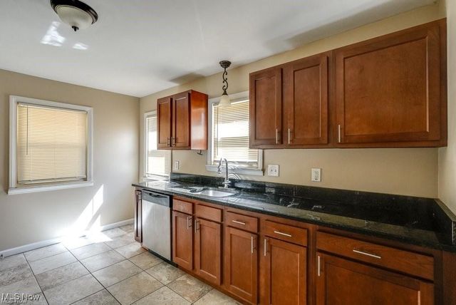 145 Richmond Road, Richmond Heights, OH 44143