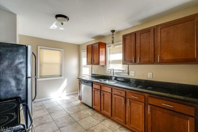 145 Richmond Road, Richmond Heights, OH 44143