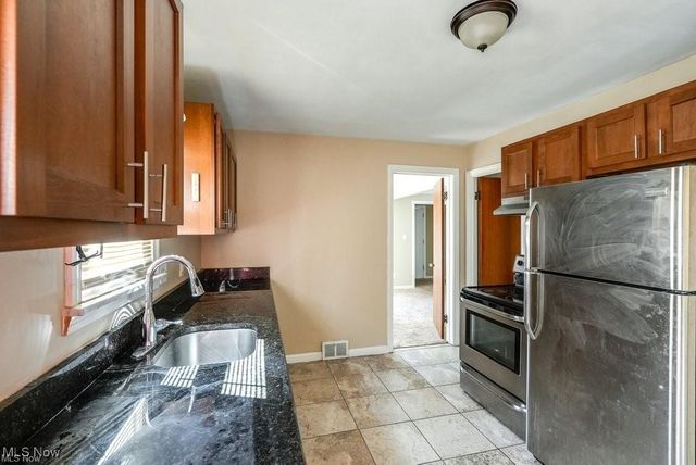 145 Richmond Road, Richmond Heights, OH 44143