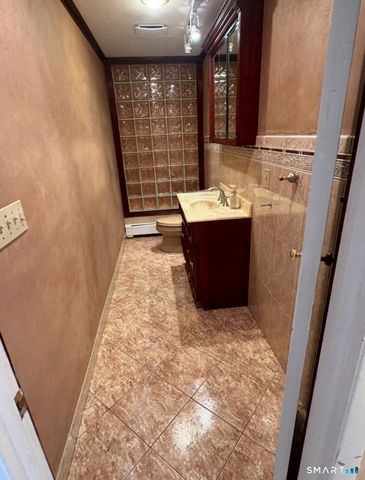 131 Old Elm Road, Fairfield, CT 06825