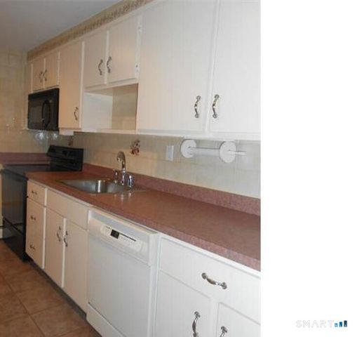 131 Old Elm Road, Fairfield, CT 06825