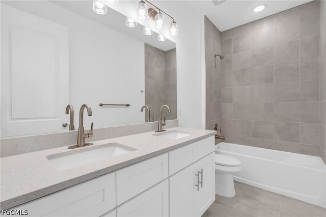 526 NW 9th ST, Cape Coral, FL 33993