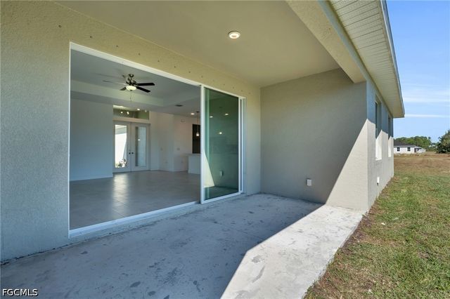 526 NW 9th ST, Cape Coral, FL 33993