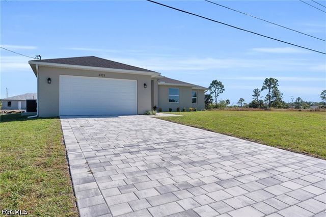 526 NW 9th ST, Cape Coral, FL 33993