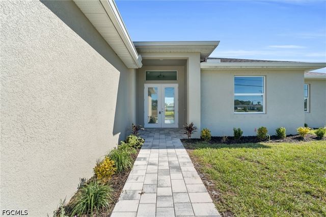 526 NW 9th ST, Cape Coral, FL 33993