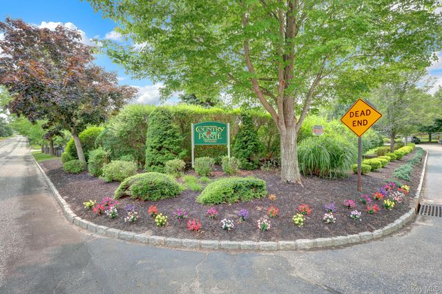 11 Scenicview Crescent, Manorville, NY 11949
