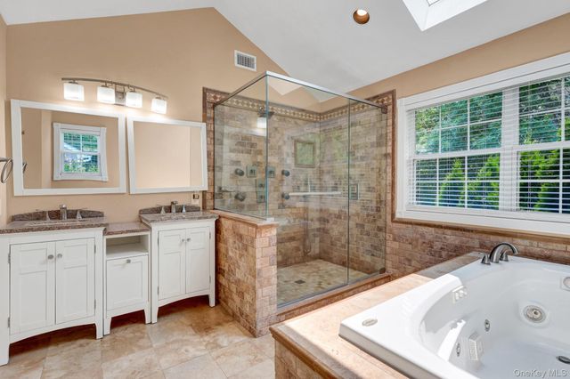 11 Scenicview Crescent, Manorville, NY 11949