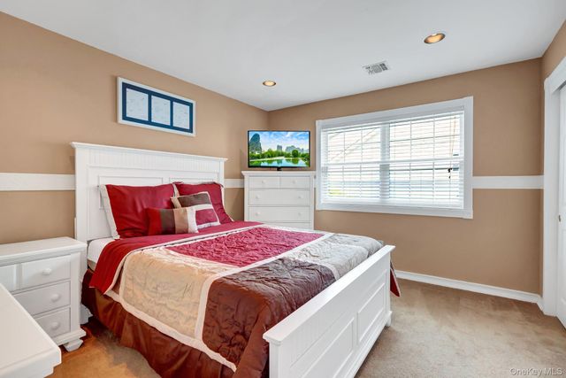 11 Scenicview Crescent, Manorville, NY 11949