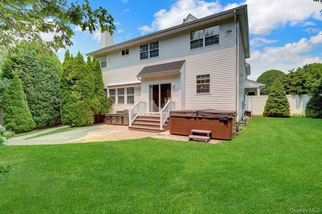 11 Scenicview Crescent, Manorville, NY 11949