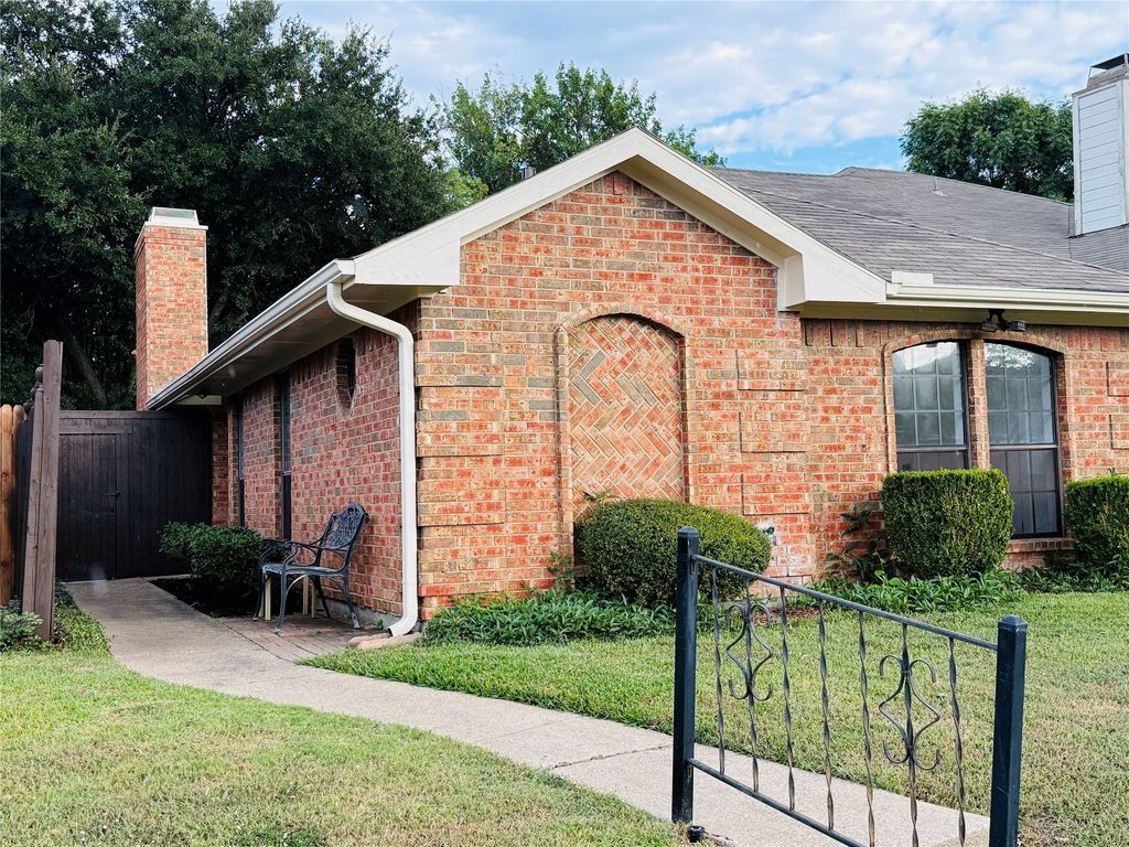 2008 Hearthside Lane, Garland, TX 75044