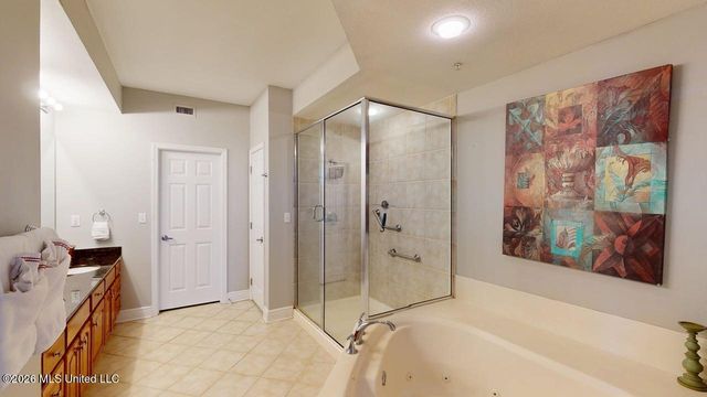 2668 Beach Boulevard, 301, Biloxi, MS 39531