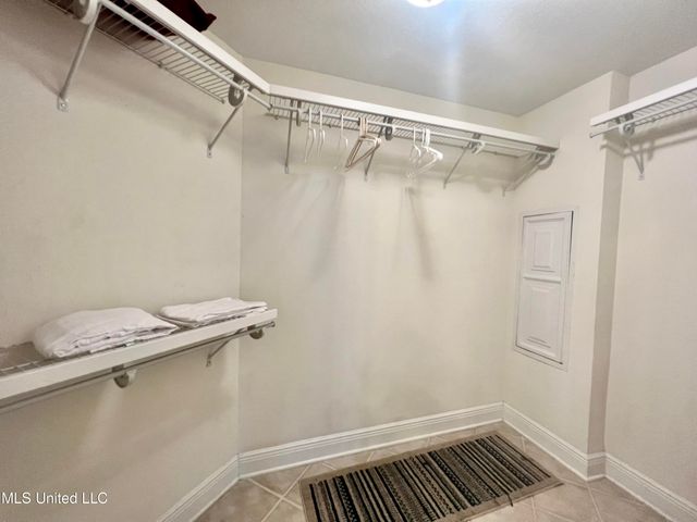 2668 Beach Boulevard, 301, Biloxi, MS 39531