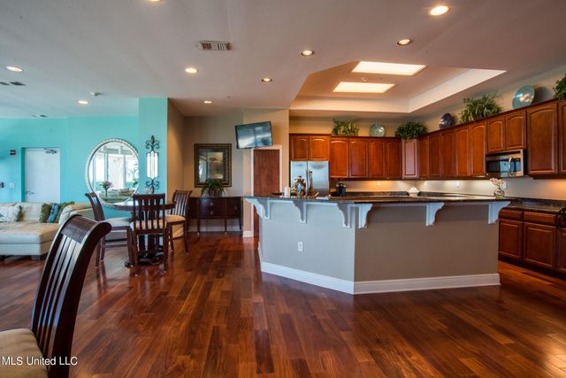 2668 Beach Boulevard, 301, Biloxi, MS 39531