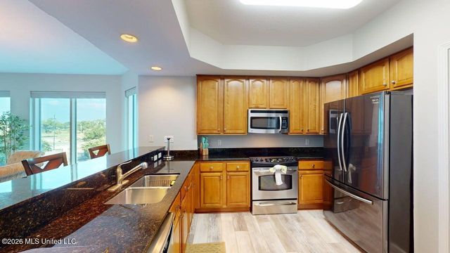 2668 Beach Boulevard, 301, Biloxi, MS 39531