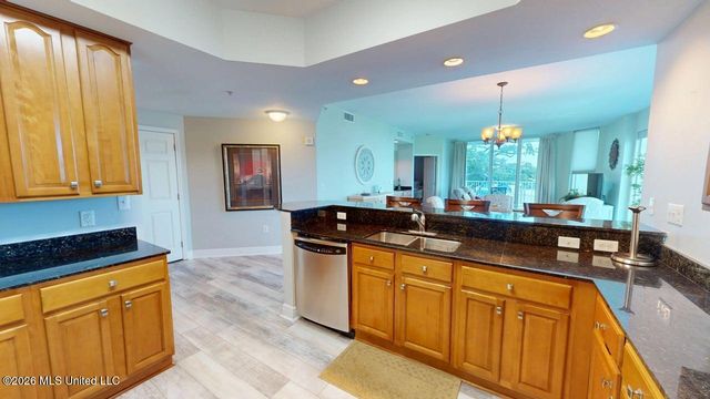 2668 Beach Boulevard, 301, Biloxi, MS 39531