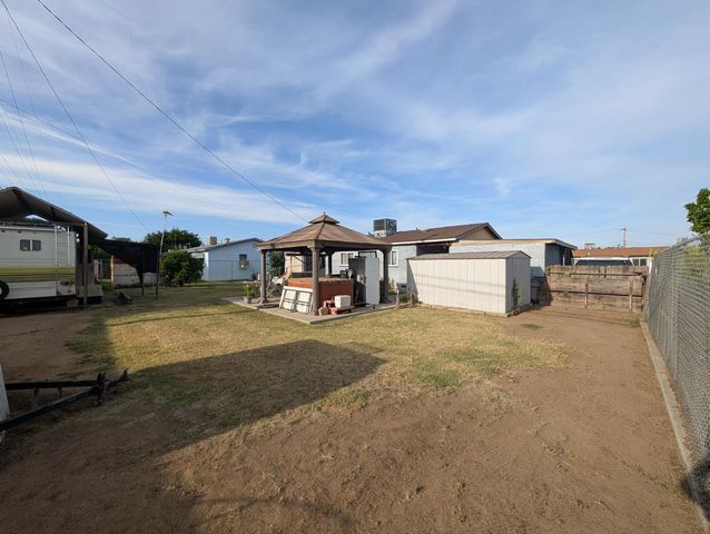 3743 N Hammel Way, Fresno, CA 93727