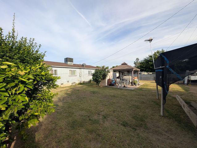 3743 N Hammel Way, Fresno, CA 93727