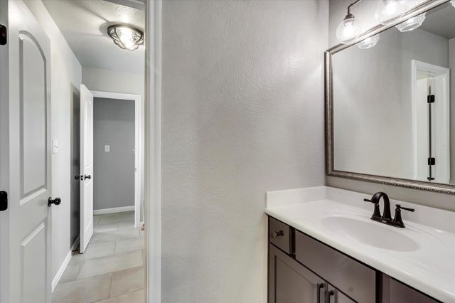 5684 Sabbia DR, Round Rock, TX 78665