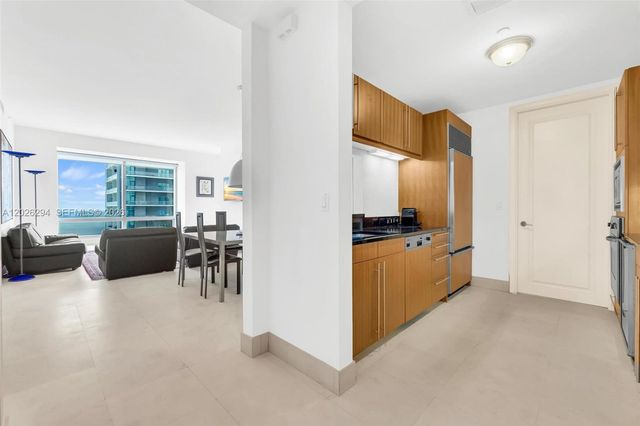 1425 Brickell Ave 51A, Miami, FL 33131