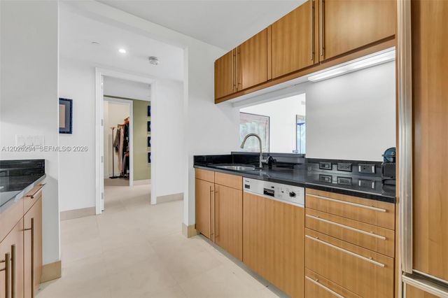 1425 Brickell Ave 51A, Miami, FL 33131
