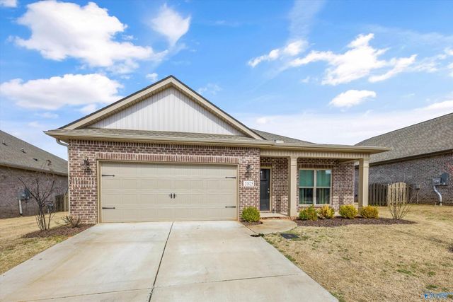 21825 Natures Cove Drive, Athens, AL 35613