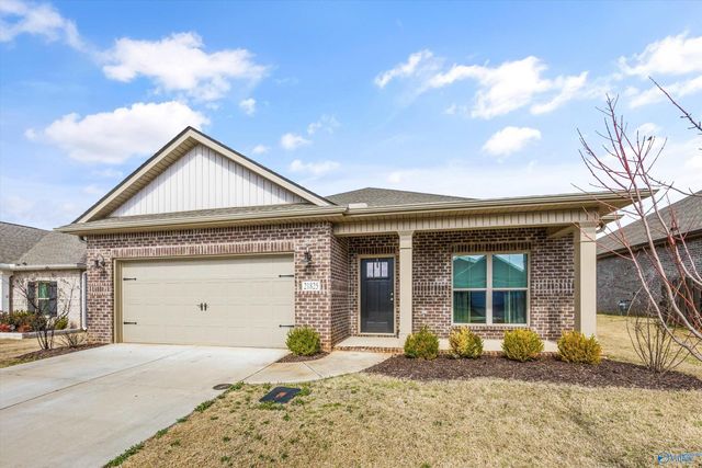 21825 Natures Cove Drive, Athens, AL 35613
