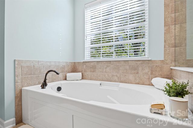 5017 Hedgebrook Lane, Waxhaw, NC 28173