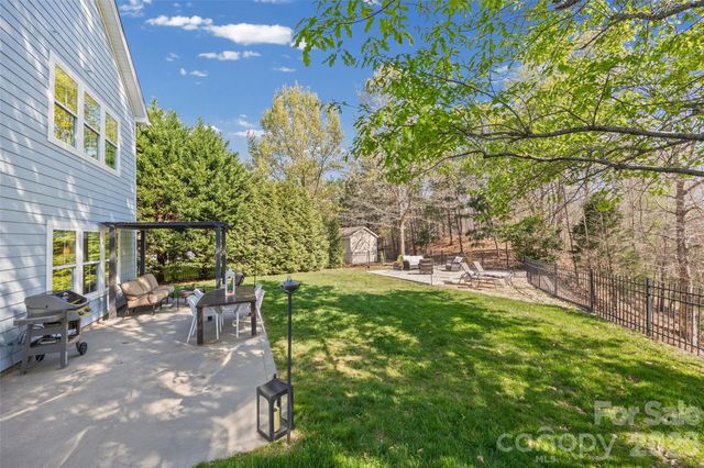 5017 Hedgebrook Lane, Waxhaw, NC 28173