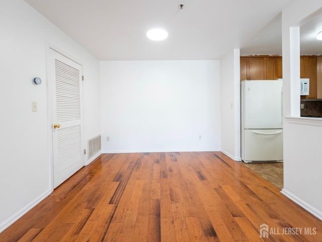 1013 Waterford Drive, Edison, NJ 08817