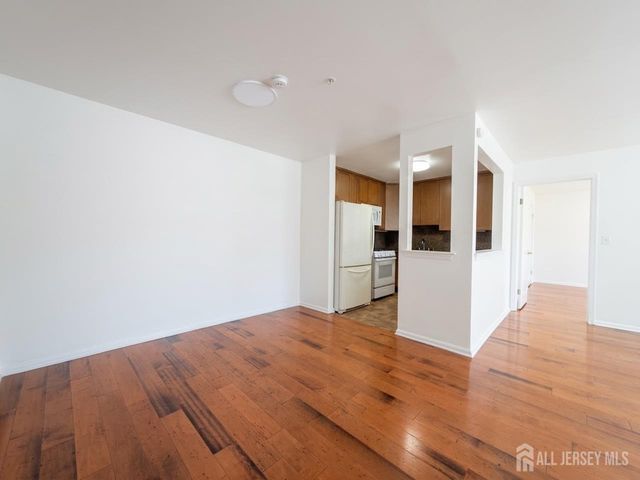 1013 Waterford Drive, Edison, NJ 08817