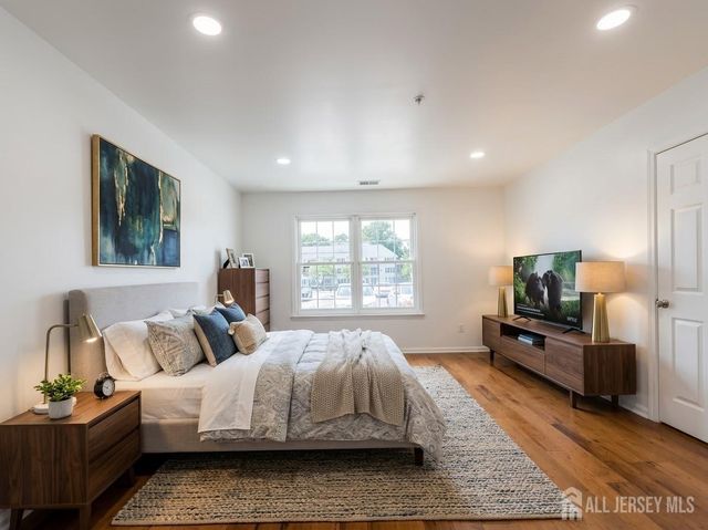 1013 Waterford Drive, Edison, NJ 08817