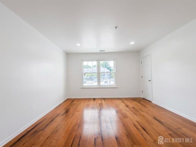 1013 Waterford Drive, Edison, NJ 08817