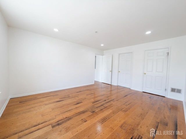 1013 Waterford Drive, Edison, NJ 08817