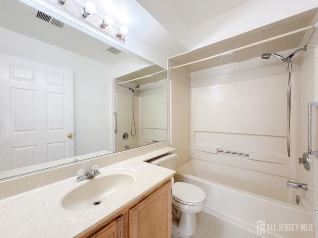 1013 Waterford Drive, Edison, NJ 08817