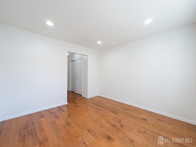 1013 Waterford Drive, Edison, NJ 08817