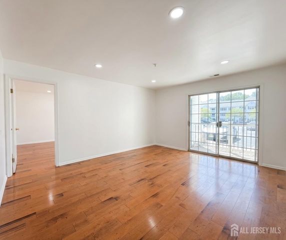 1013 Waterford Drive, Edison, NJ 08817